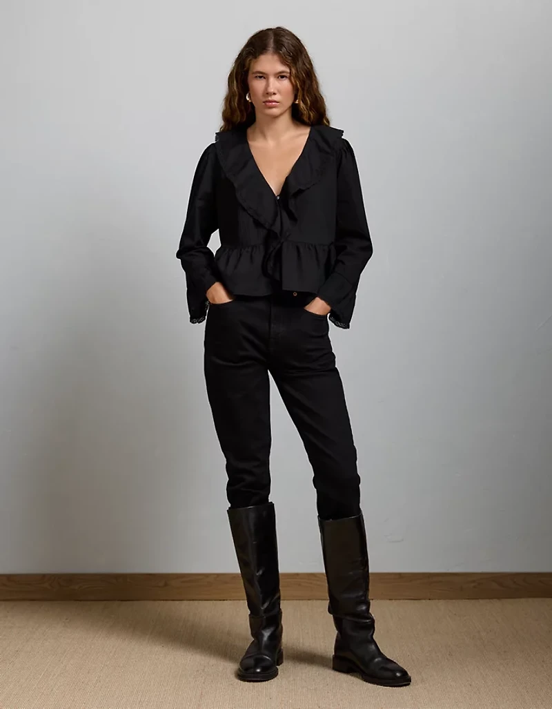 Blouse à encolure en V et volants AE77