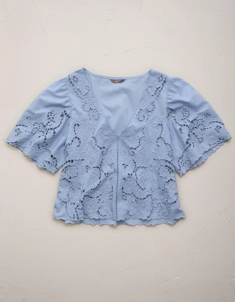 AE77 Eyelet Lace Short-Sleeve Blouse