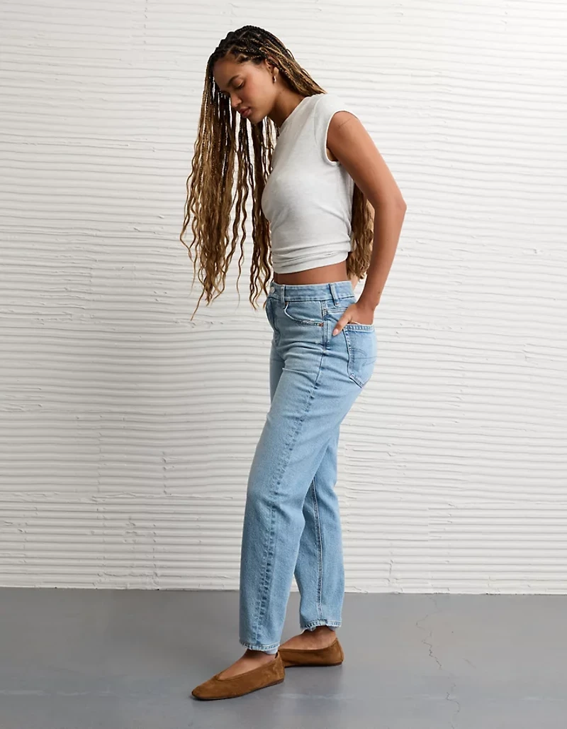 AE Strigid Curvy Mom Jean