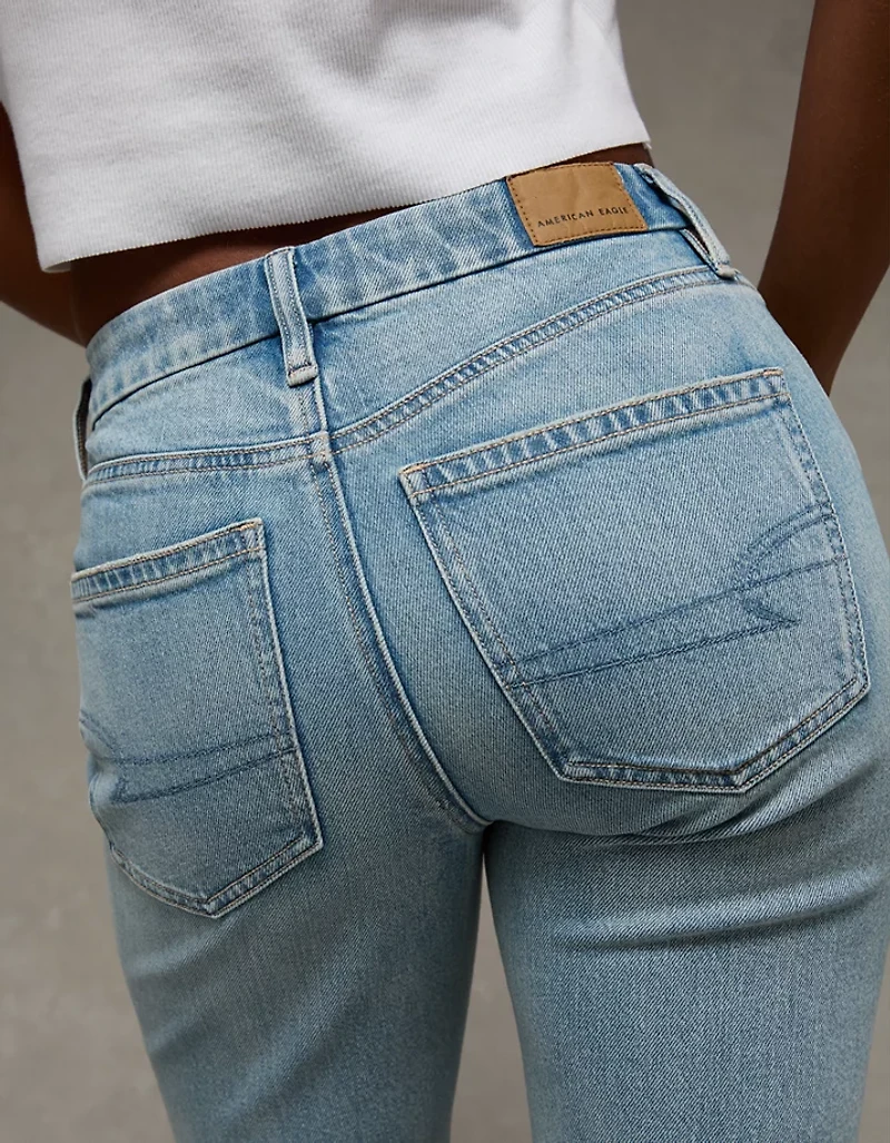 Jean droit brodé en rondeur à taille haute extensible AE