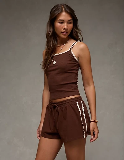 Short court à taille haute en tricot bordure crochetée AE