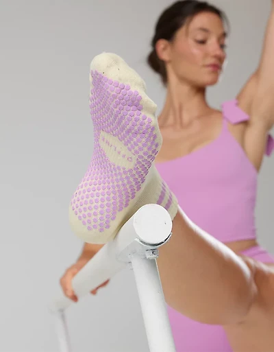OFFLINE By Aerie x LUCKY HONEY Boyfriend Grip Socks