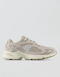 New Balance Men's 725 Sneaker