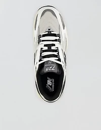 New Balance Men's 725 Sneaker