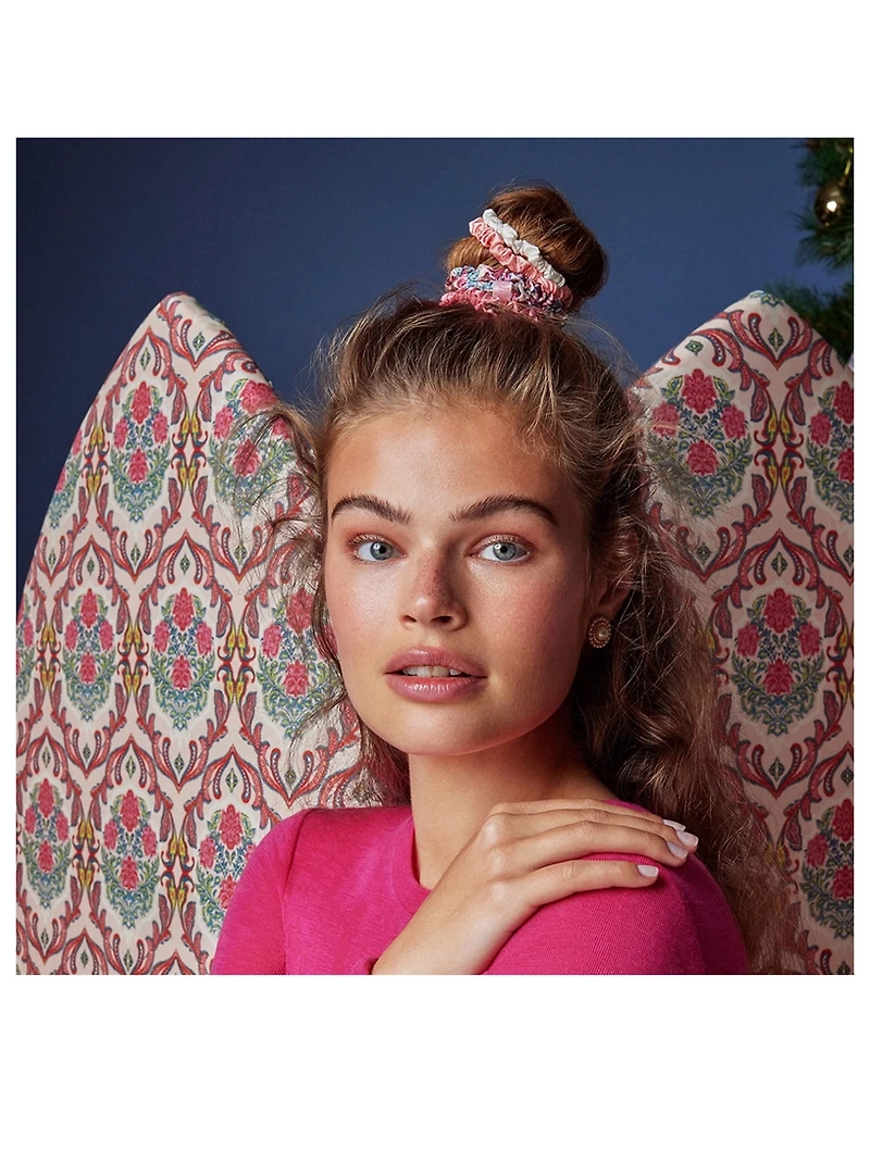 Slip Scrunchie Ornament - Chelsea