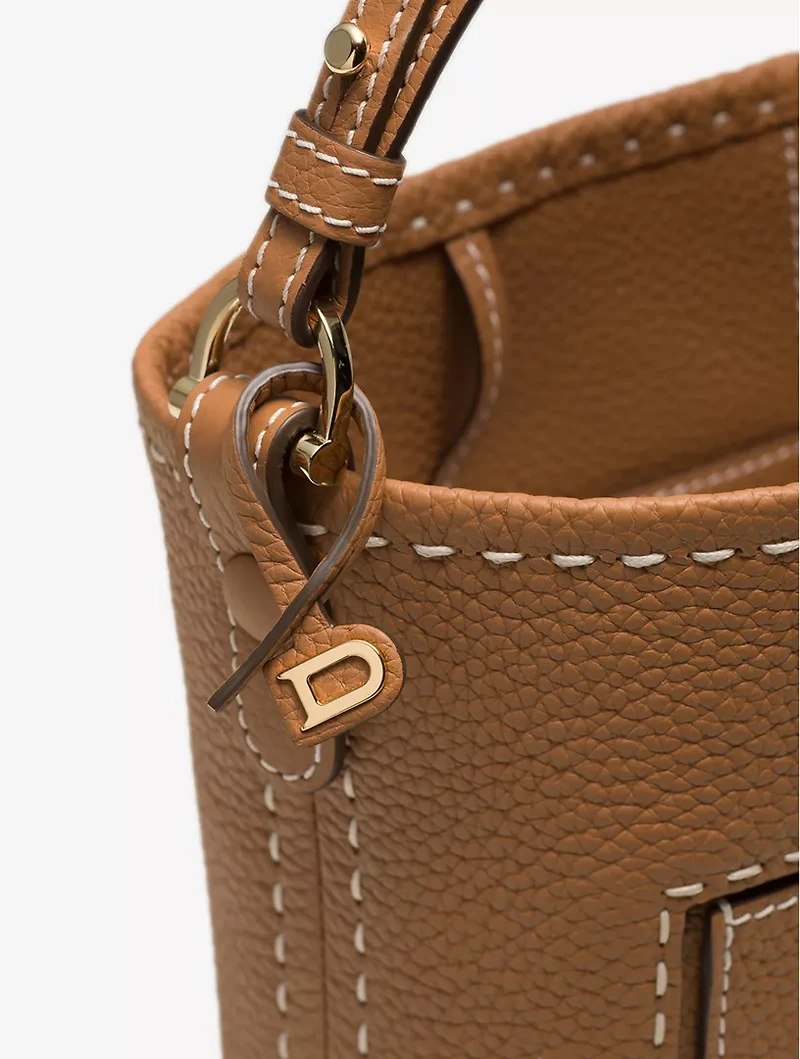 Pin Mini Bucket Taurillon Soft Surpiqué