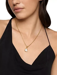 Dy Elements® Heart Amulet In 18k Yellow Gold With Mother Of Pearl