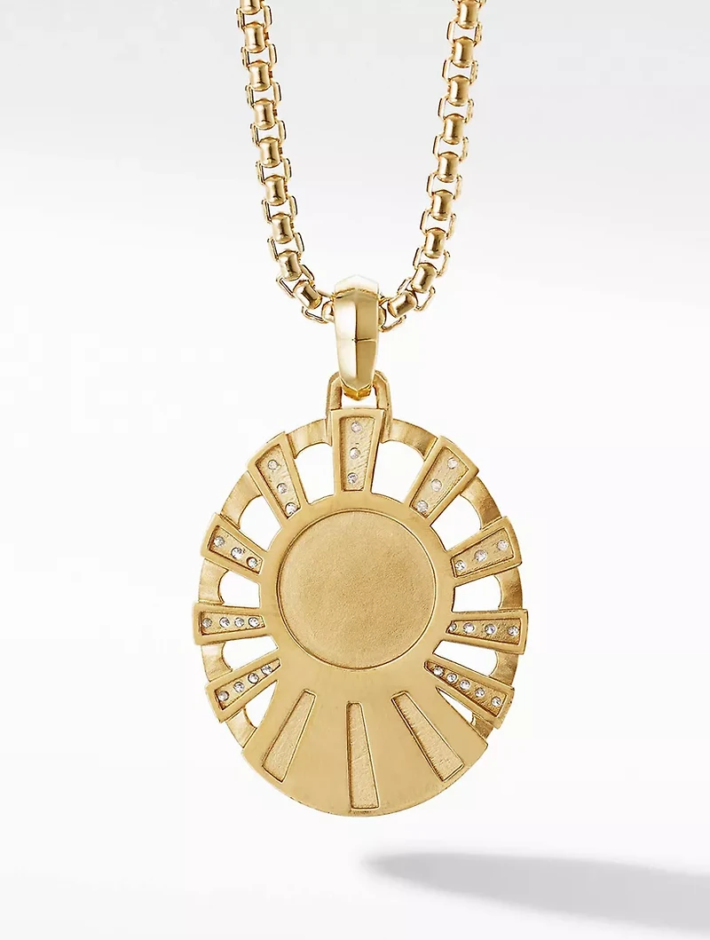 Madonna Amulet In 18k Yellow Gold With Pavé Diamonds