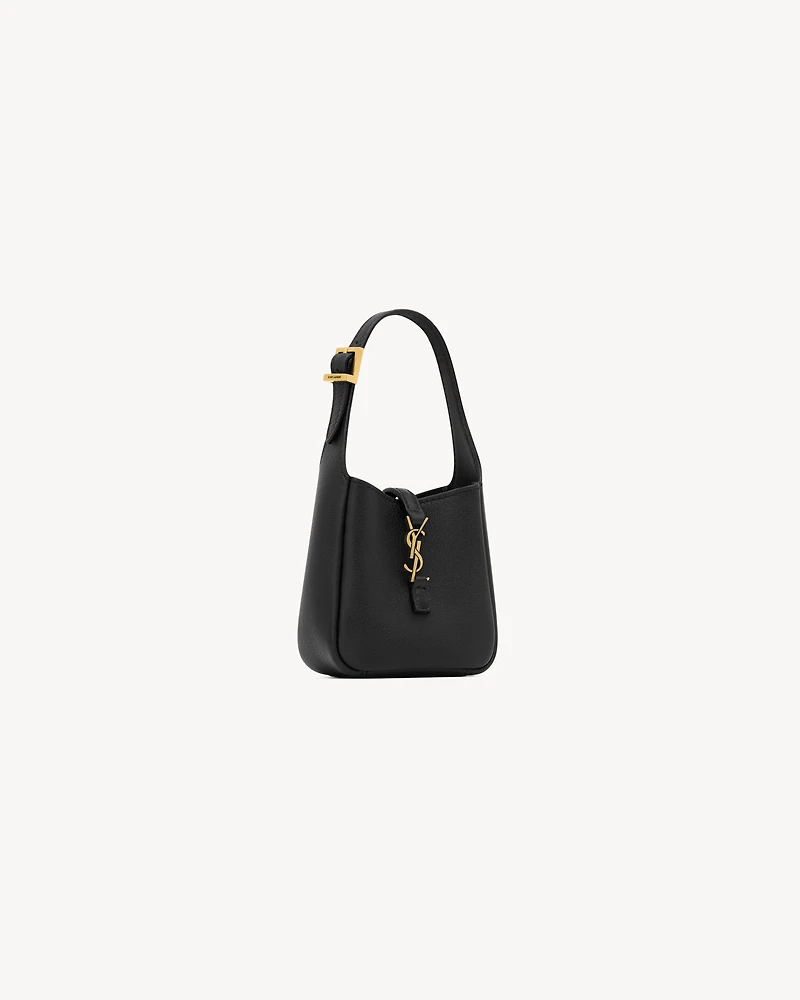 LE 5 À 7 supple micro in grained leather