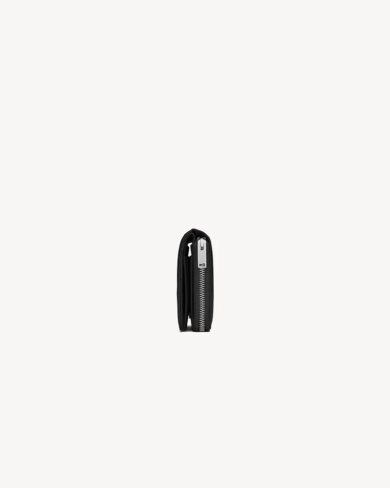 CASSANDRE MATELASSÉ compact zip around wallet in grain de poudre leather