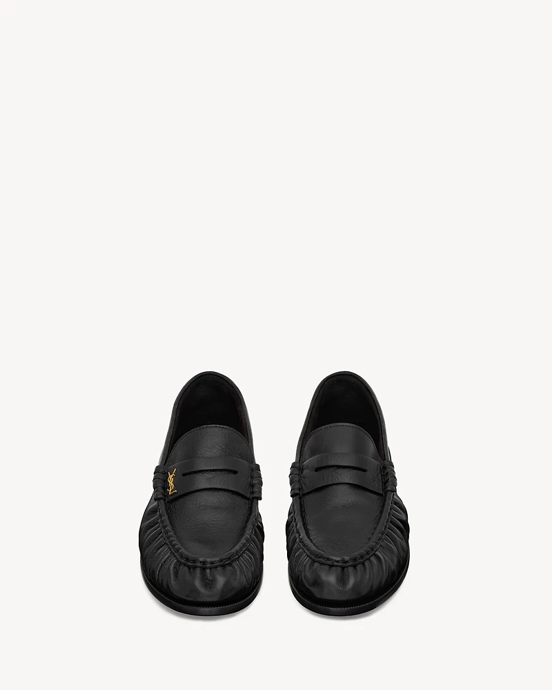 LE LOAFER supple shiny leather