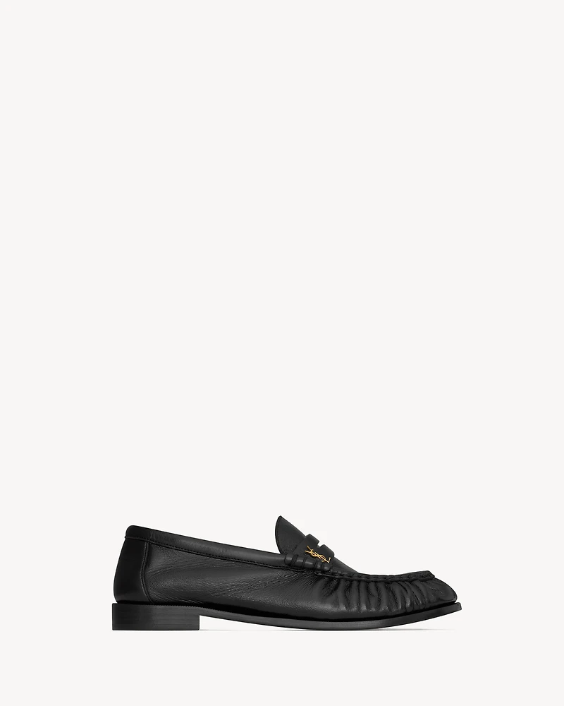 LE LOAFER supple shiny leather