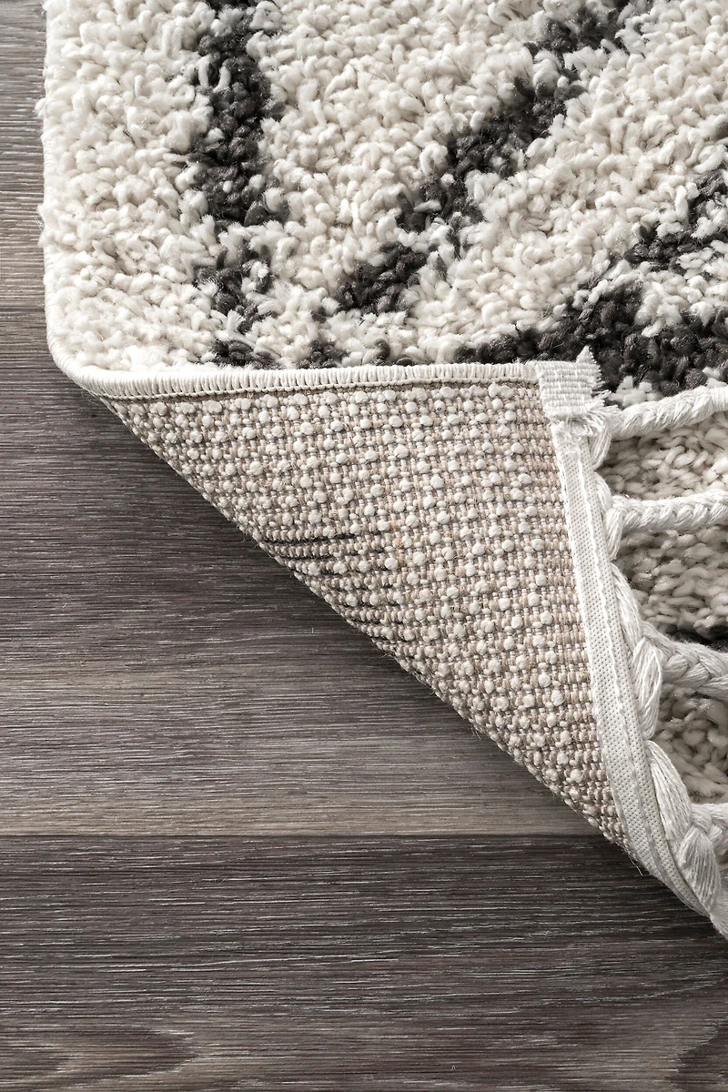 nuLoom Mackie Moroccan Diamond Tassel Area Rug
