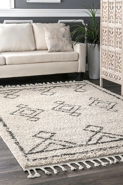 nuLoom Mackie Moroccan Diamond Tassel Area Rug