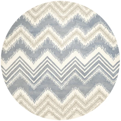 Safavieh Capri Collection Ronni Chevron Round AreaRug