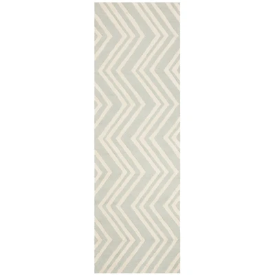 Safavieh Kids Collection Donal Geometric Runner Rug