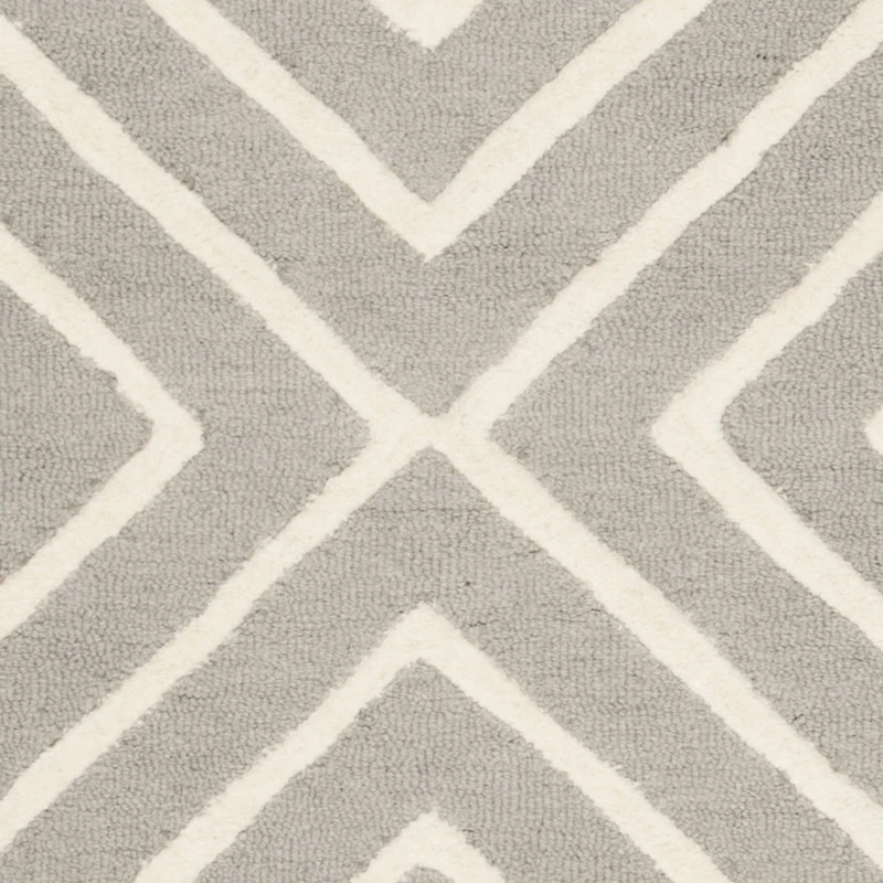 Safavieh Kids Collection Seachlann Geometric Runner Rug