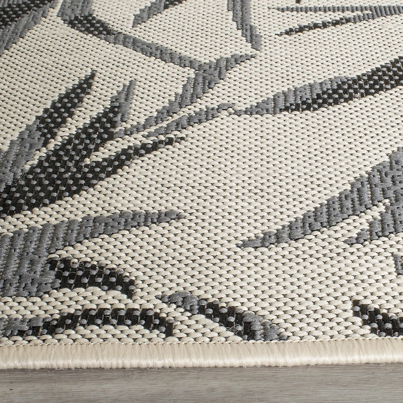 Safavieh Courtyard Collection Windsor Floral Indoor/Outdoor Area Rug