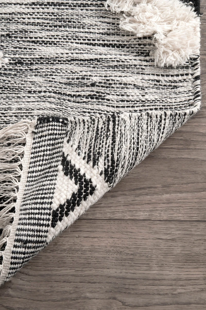 nuLoom Moroccan Textured Shaggy Wool Woven Area Rug