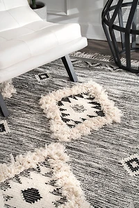 nuLoom Moroccan Textured Shaggy Wool Woven Area Rug