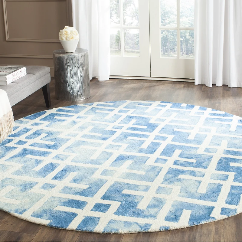 Safavieh Dip Dye Collection Earleen Geometric Round Area Rug