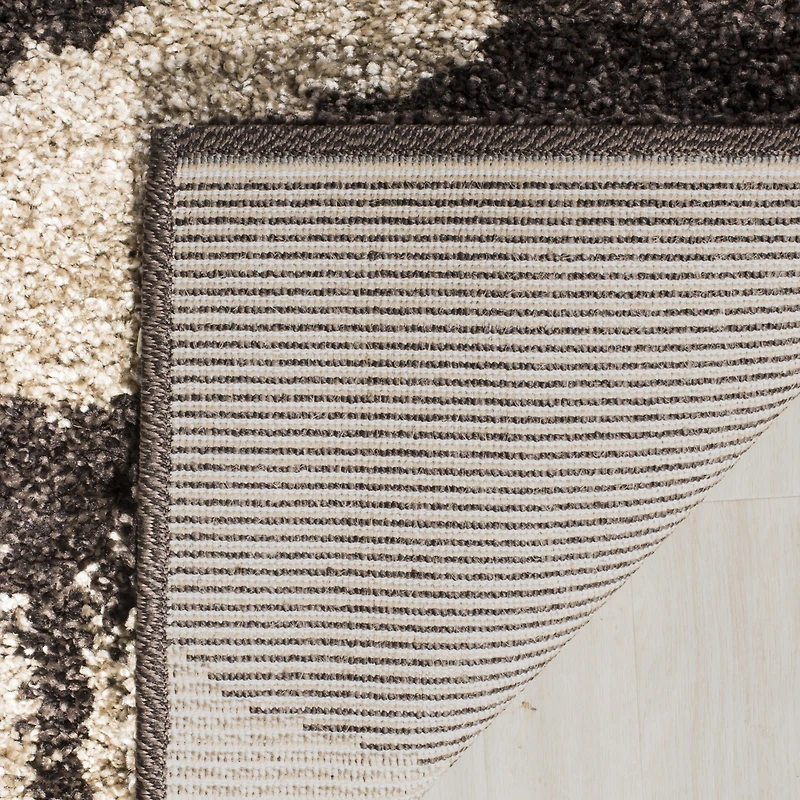 Safavieh Shag Collection Eric Geometric Area Rug