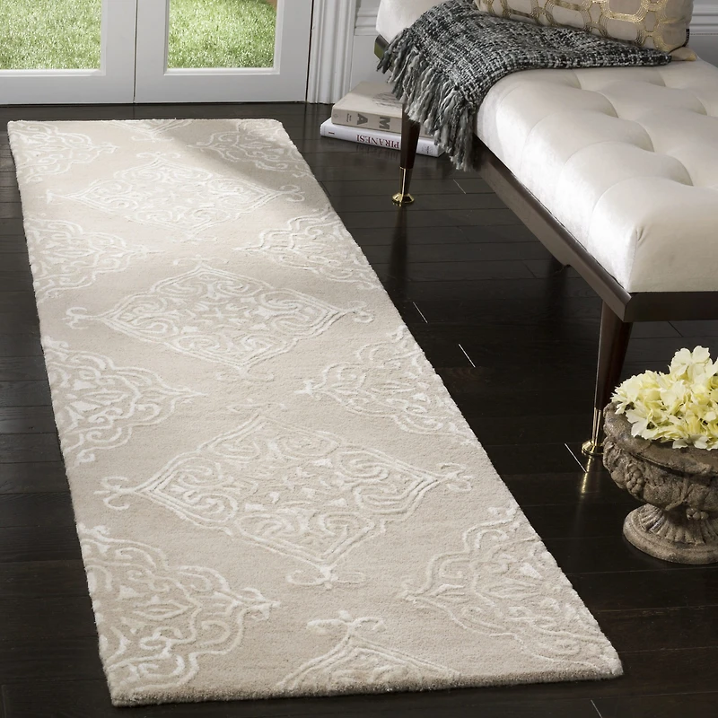 Safavieh Glamour Collection Aubrey Damask Runner Rug