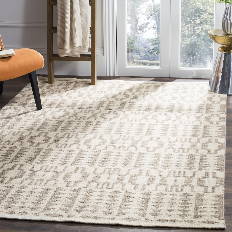 Safavieh Kilim Collection Blazhe Geometric Area Rug