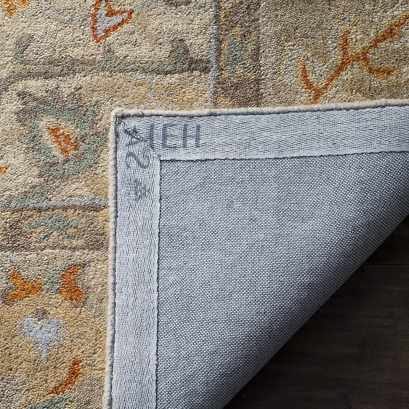 Safavieh Kelleigh Traditional Area Rug