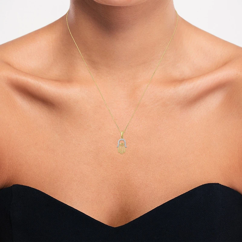 Womens Diamond Accent Natural White Diamond 10K Gold Hamsa 18 Inch Pendant Necklace