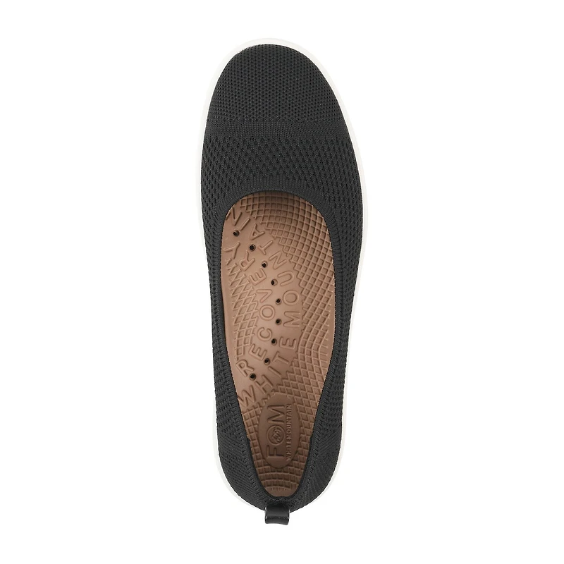 White Mountain Naveen Womens Almond Closed Toe Slip-On Shoe