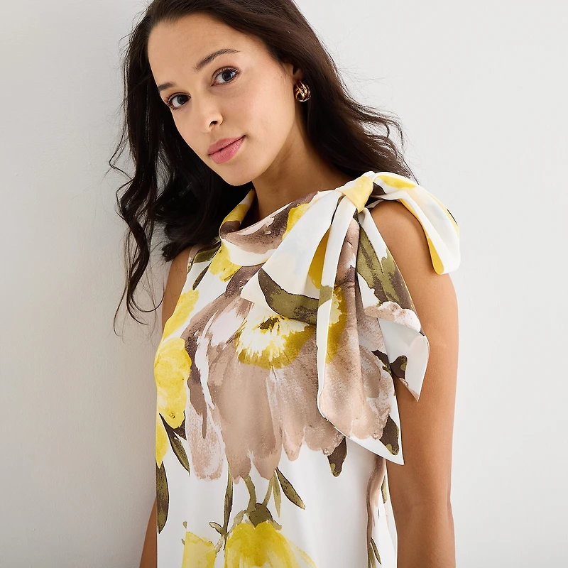 Robbie Bee Womens Asymmetrical Neck Sleeveless Floral Shift Dress