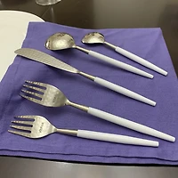 Vibhsa White Hammared 20-pc. Flatware Set