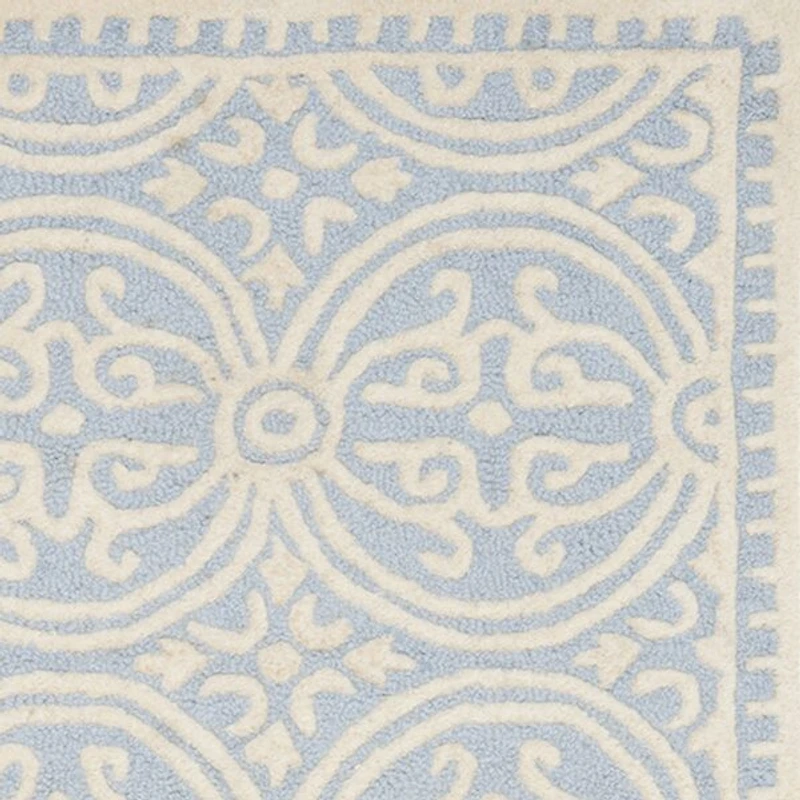 Safavieh® Iris Runner rug