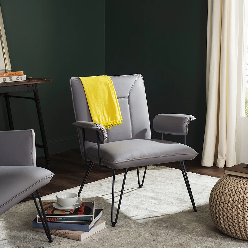 Johannes Arm Chair