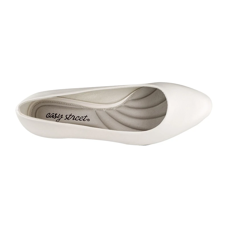 Easy Street Prim Womens Round Closed Toe Block Heel Pumps