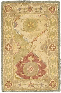 Safavieh Robena Traditional Area Rug