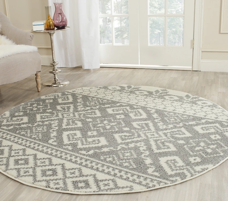 Safavieh Alicia Geometric Area Rug