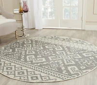 Safavieh Alicia Geometric Area Rug