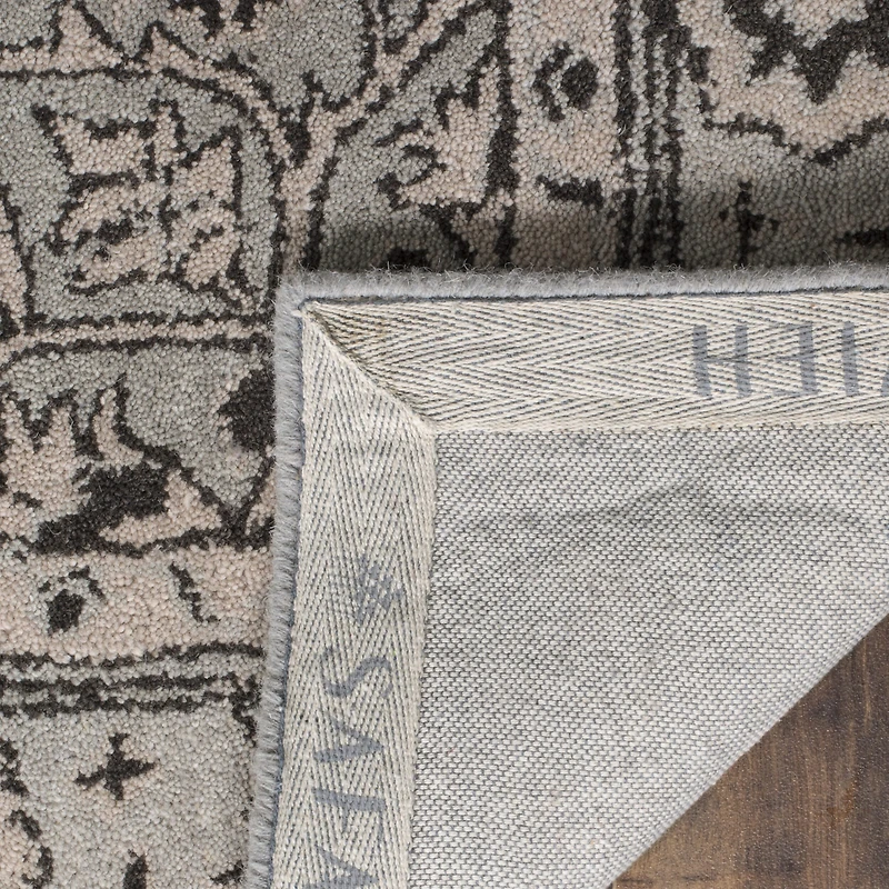 Safavieh Shelton Traditional Area Rug
