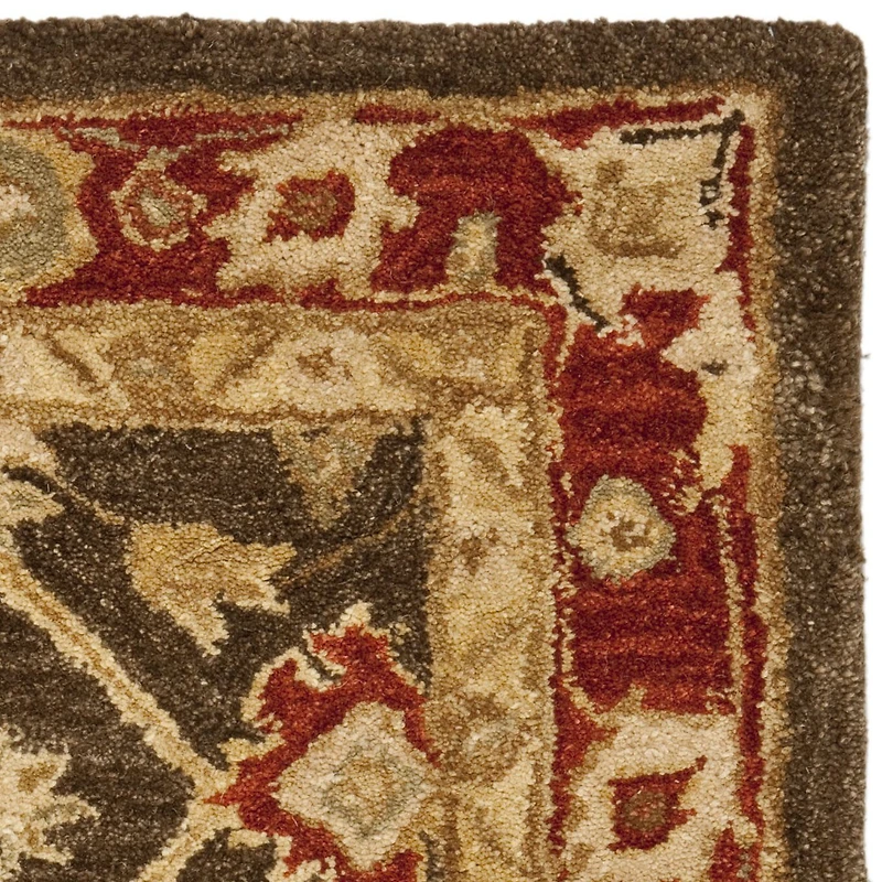 Safavieh Ida Traditional Area Rug