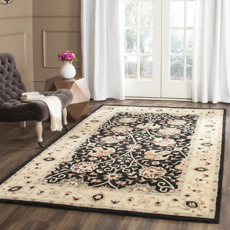 Safavieh Georgeanna Traditional Area Rug
