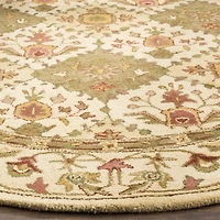 Safavieh Lolicia Traditional Area Rug