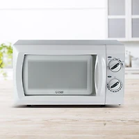 Commercial Chef 0.6-Cu. Ft. Countertop Microwave