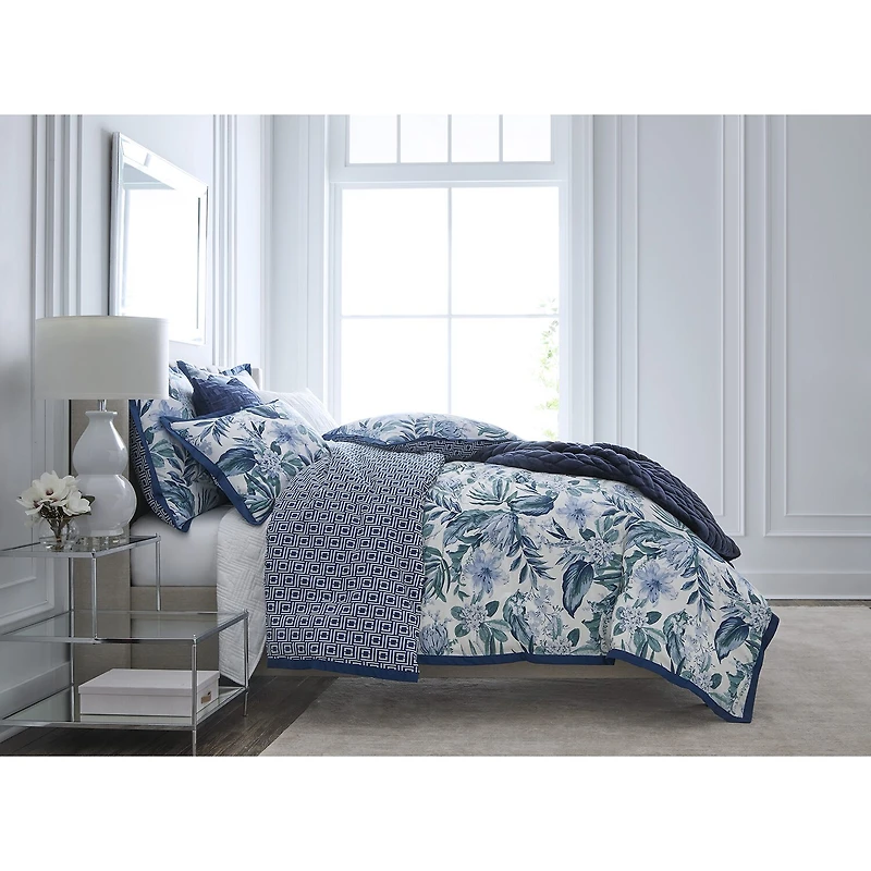 Liz Claiborne Eloise 3-pc. Comforter Set
