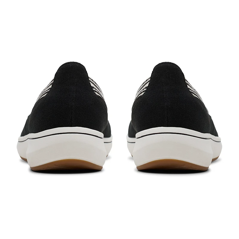 Clarks Cloudsteppers Breezesky Air Womens Round Slip-On Shoe