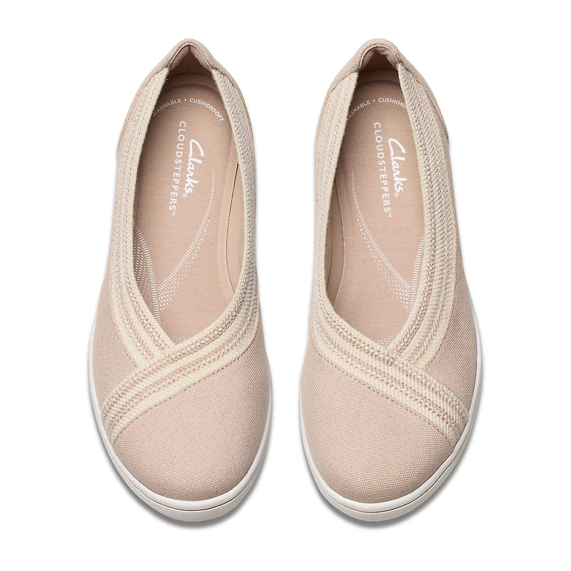 Clarks Cloudsteppers Breezesky Air Womens Round Slip-On Shoe