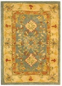 Safavieh Wilfreda Traditional Area Rug