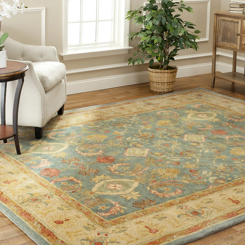 Safavieh Wilfreda Traditional Area Rug