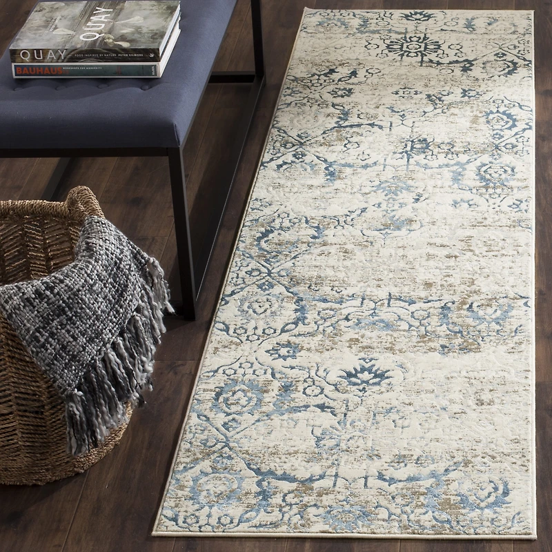 Safavieh Briella Traditional Area Rug